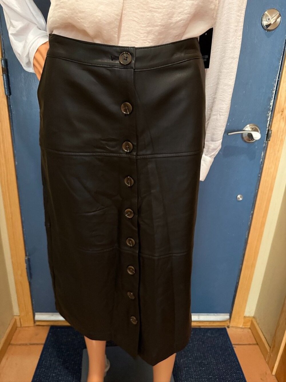 🖤 Who What Wear Black Faux Leather Button-Front Midi Skirt | Size 2